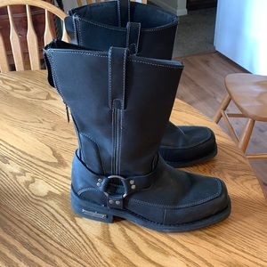 Milwaukee motorcycling boots